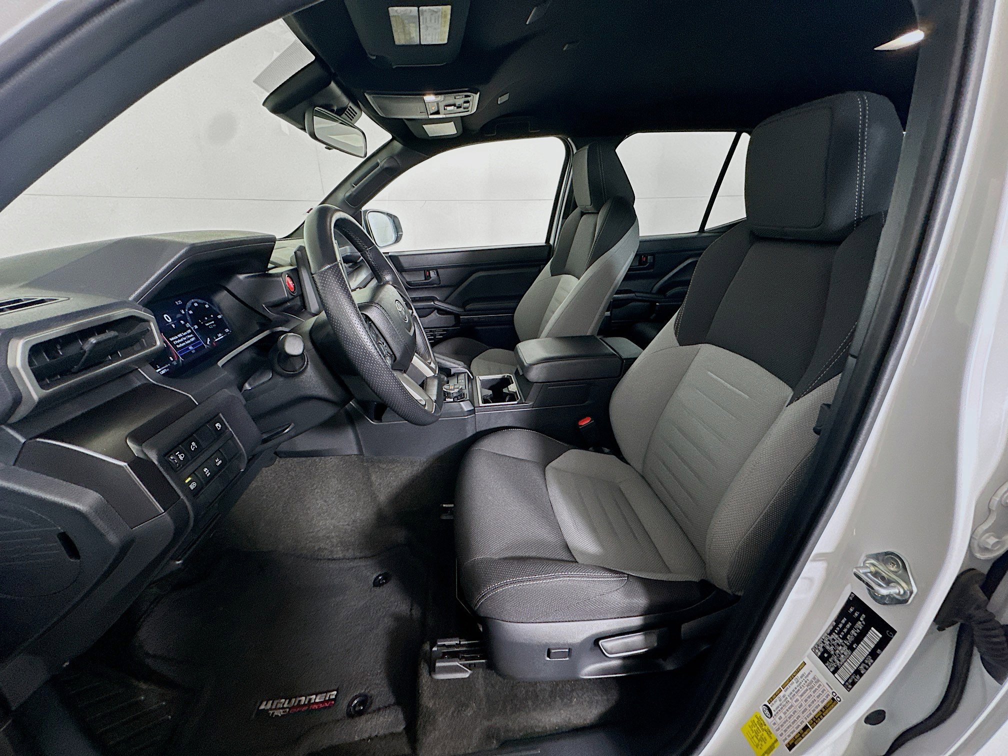 Used 2025 Toyota 4Runner TRD Off-Road image 13