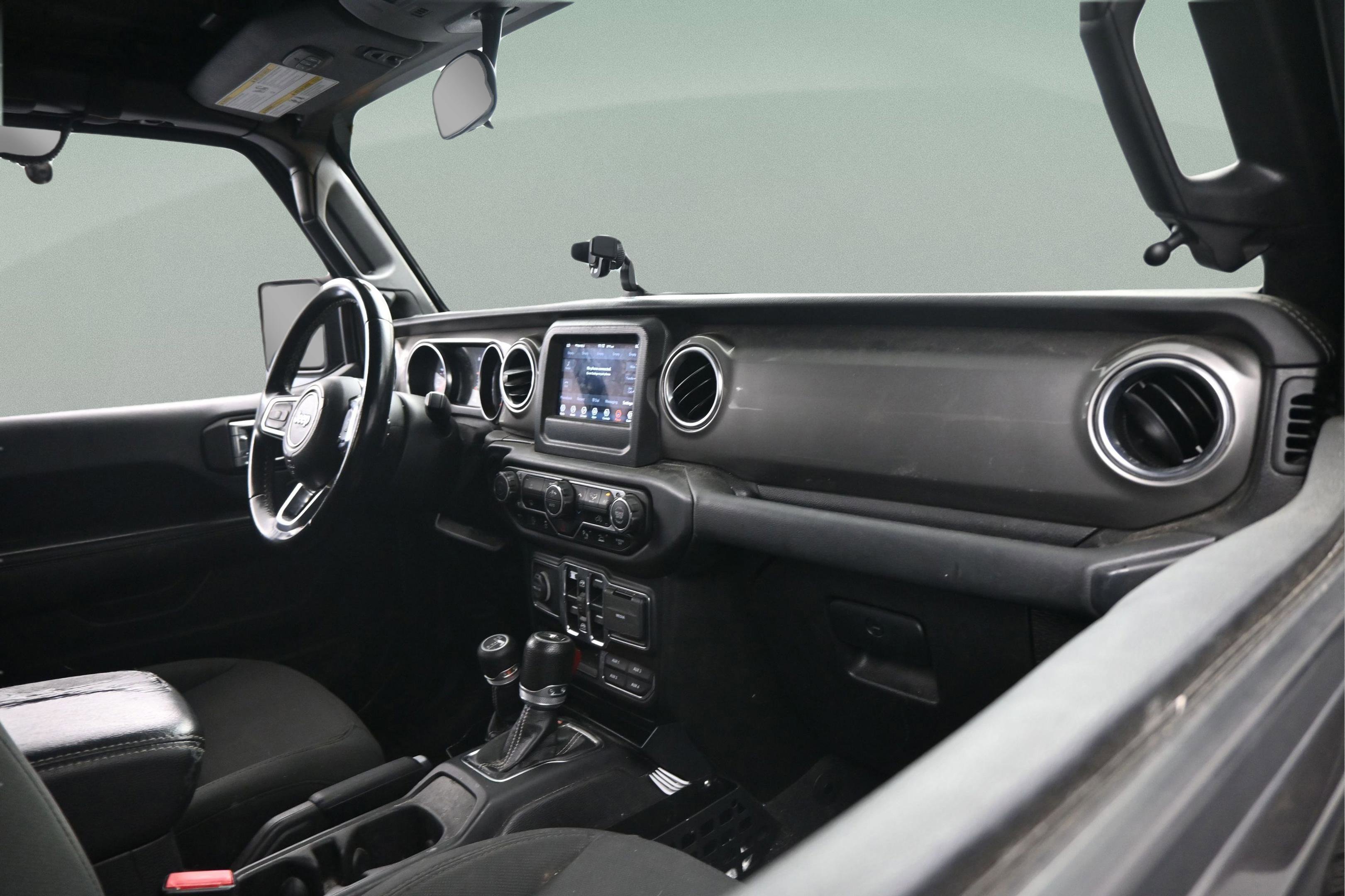 Used 2021 Jeep Gladiator Overland w/ Safety Group AWD/4WD image 38