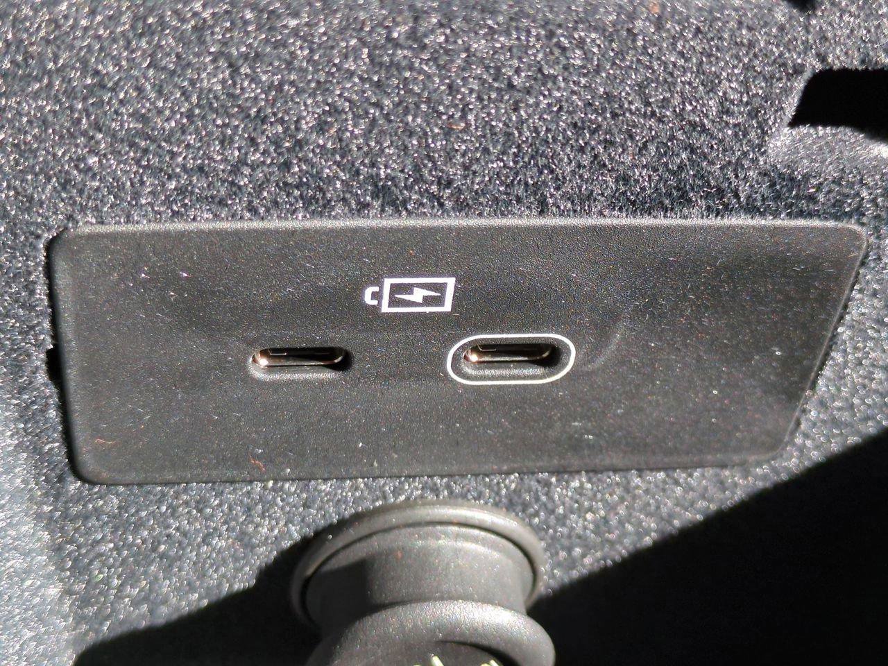 New 2026 Volvo XC90 B6 Plus image 17