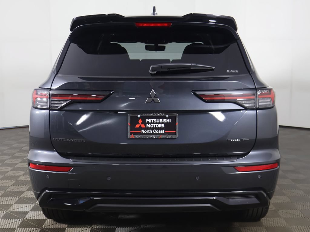 New 2026 Mitsubishi Outlander AWD image 17