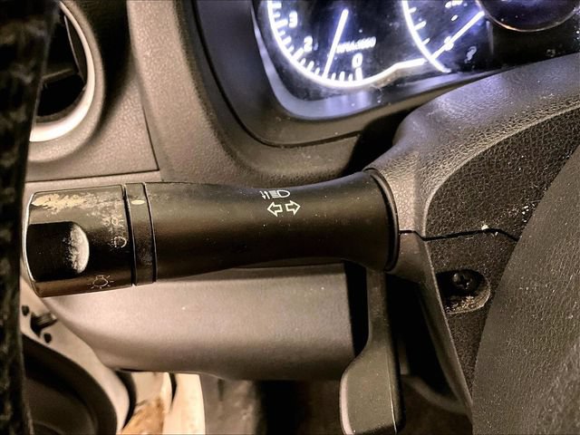 Used 2016 Nissan Versa Note SV FWD image 31