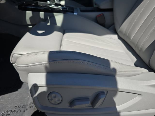 Used 2024 Audi Q5 2.0T Premium w/ Summer of Audi Package AWD/4WD image 32