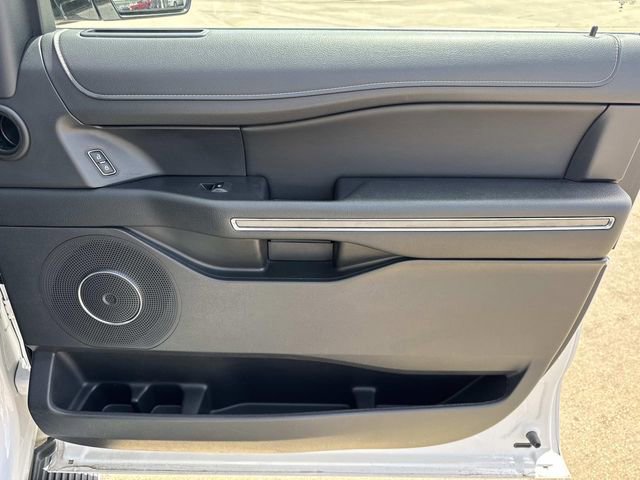 Used 2023 Ford Expedition XLT AWD/4WD image 17