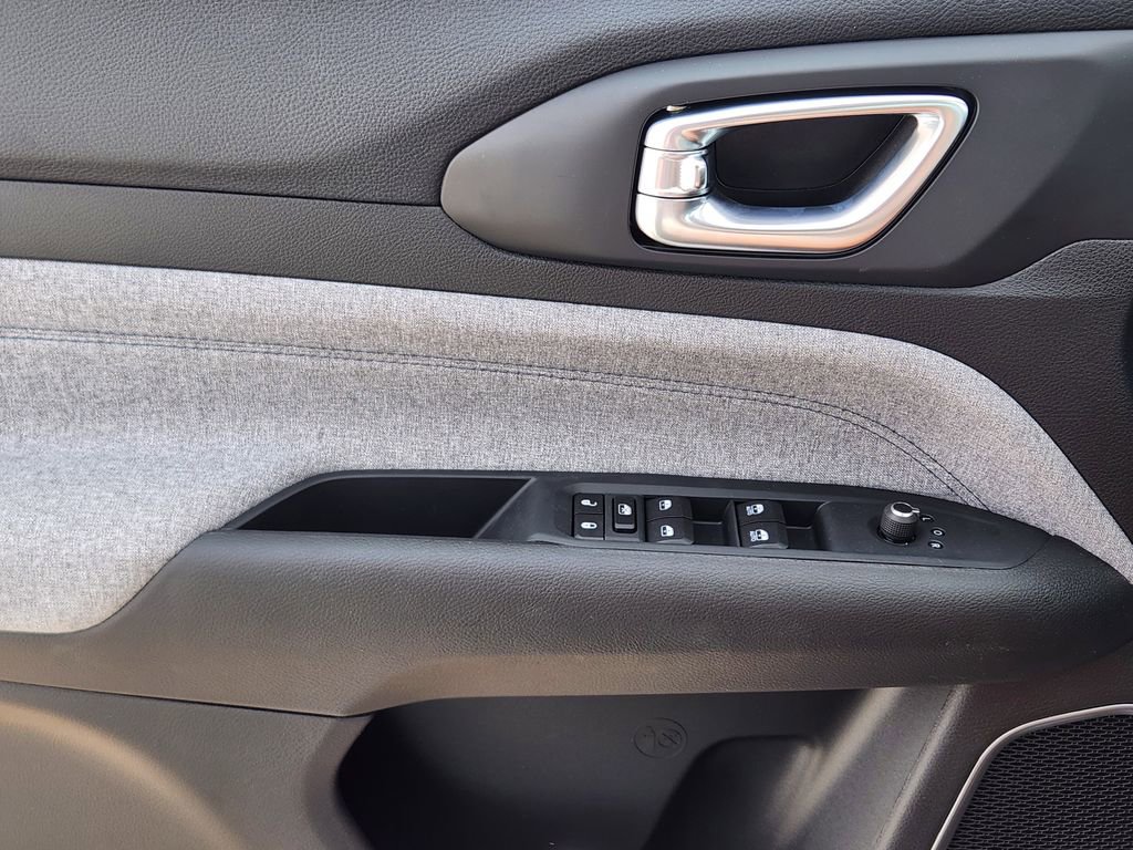 New 2026 Jeep Compass Latitude image 16