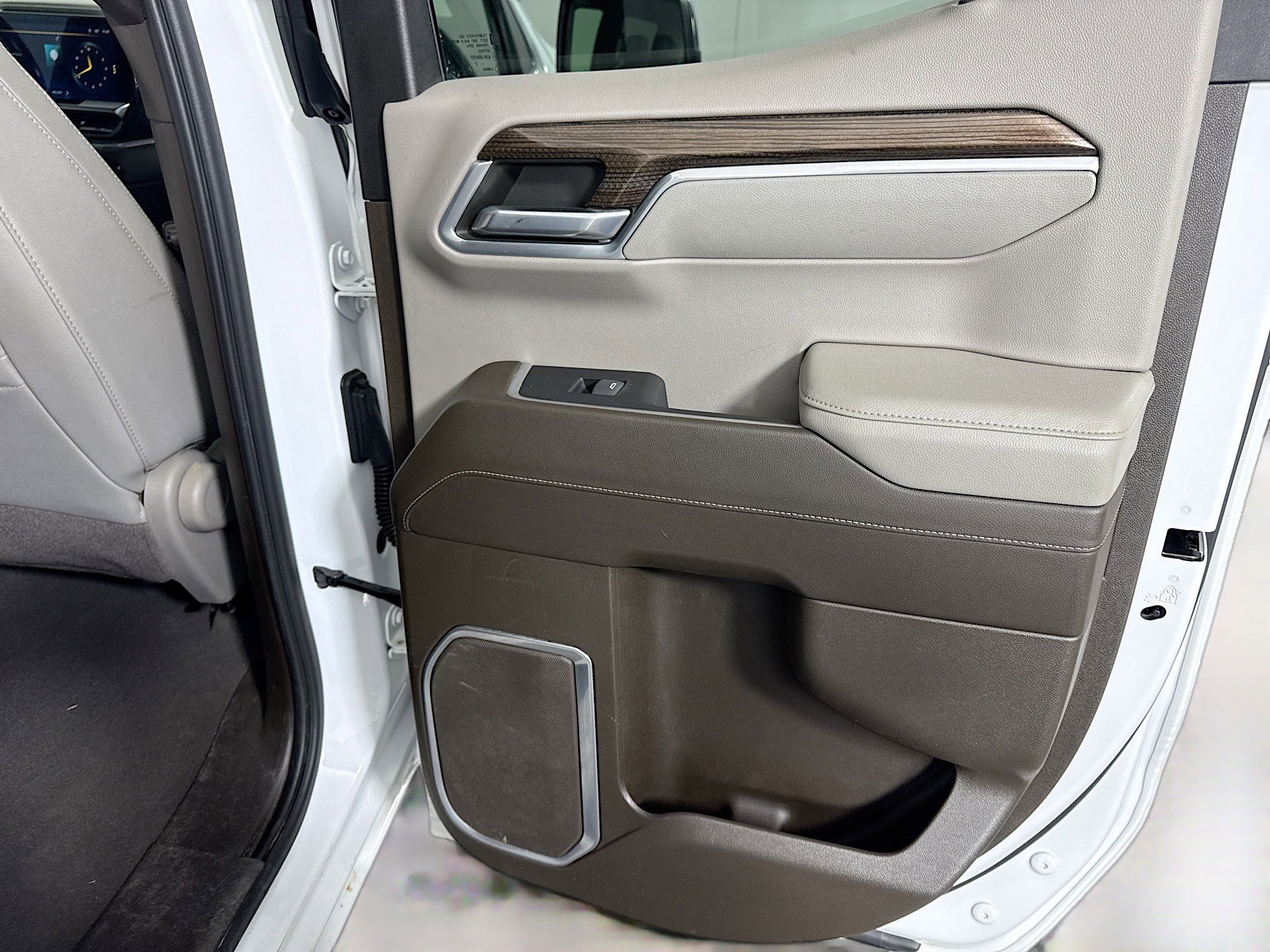 Used 2022 Chevrolet Silverado 1500 LT w/ Convenience Package II image 28