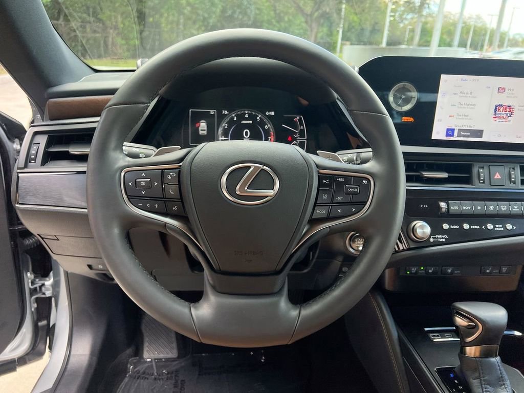 Certified 2024 Lexus ES 350 w/ Premium Package image 13