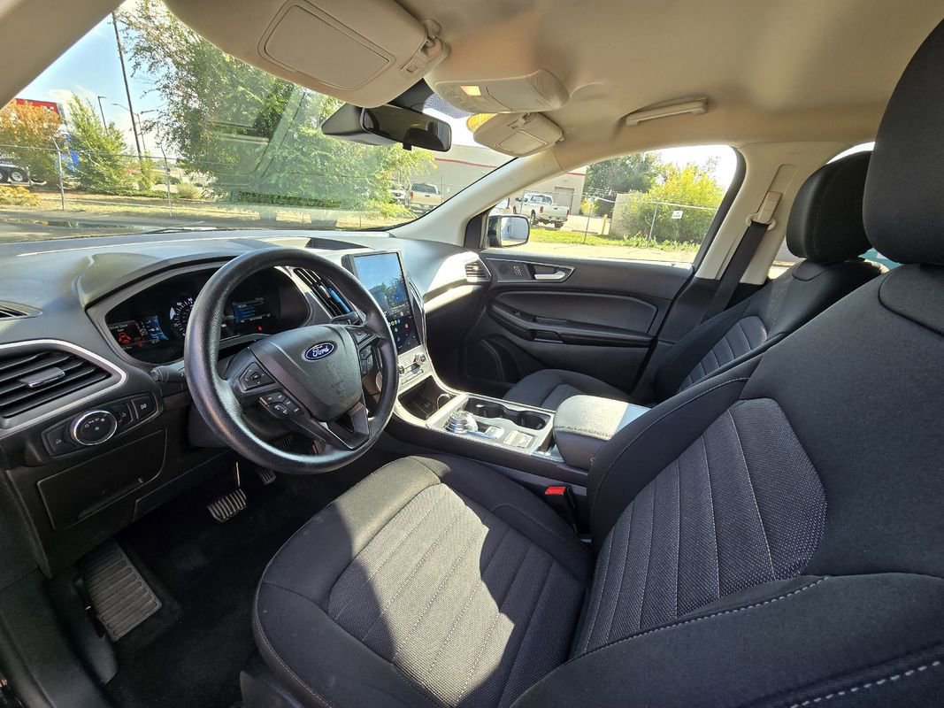 Used 2022 Ford Edge SE w/ Black Appearance Package image 13