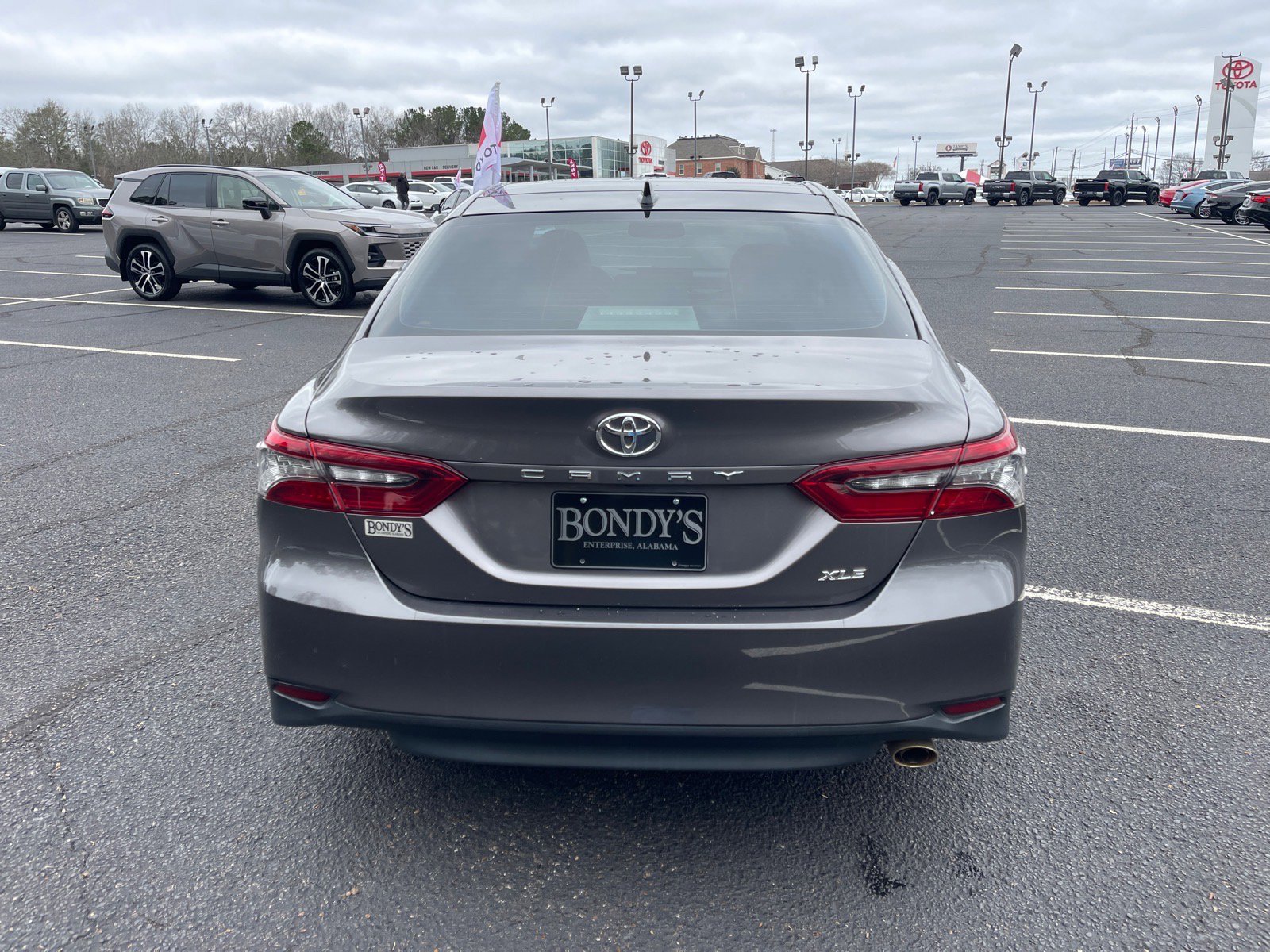 Used 2021 Toyota Camry XLE image 15