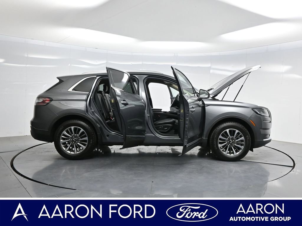 Used 2023 Lincoln Nautilus FWD w/ Premium Package image 4