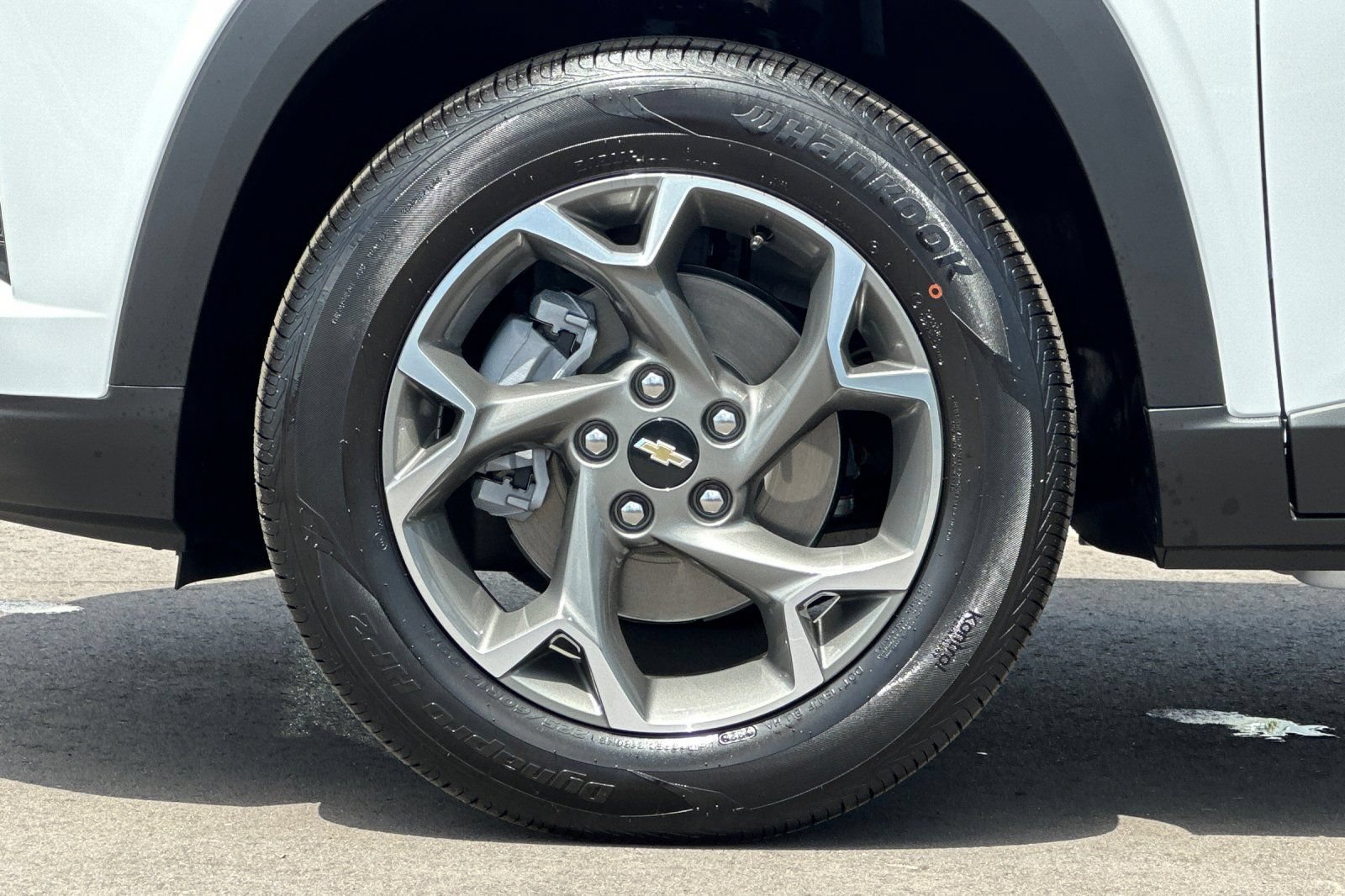 New 2026 Chevrolet Trax LT FWD image 25