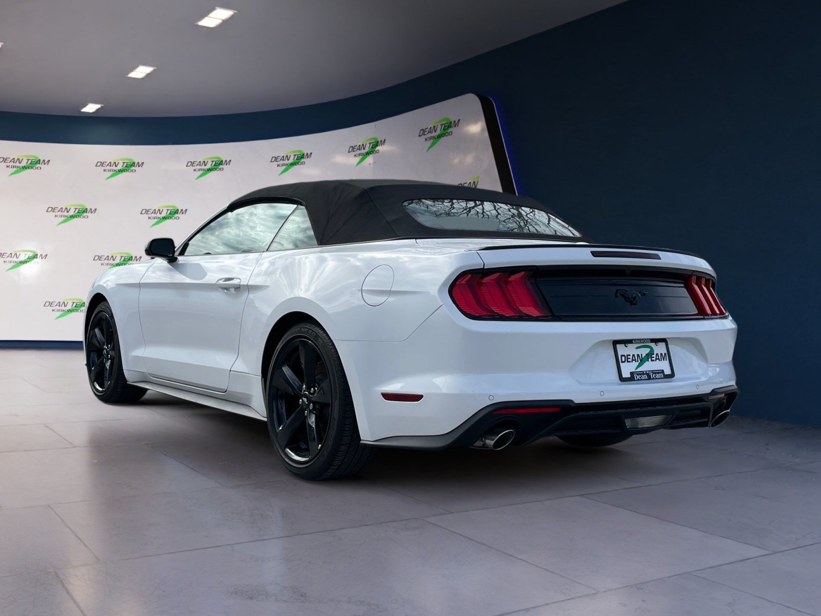 Used 2022 Ford Mustang Convertible w/ Equipment Group 101A RWD image 6