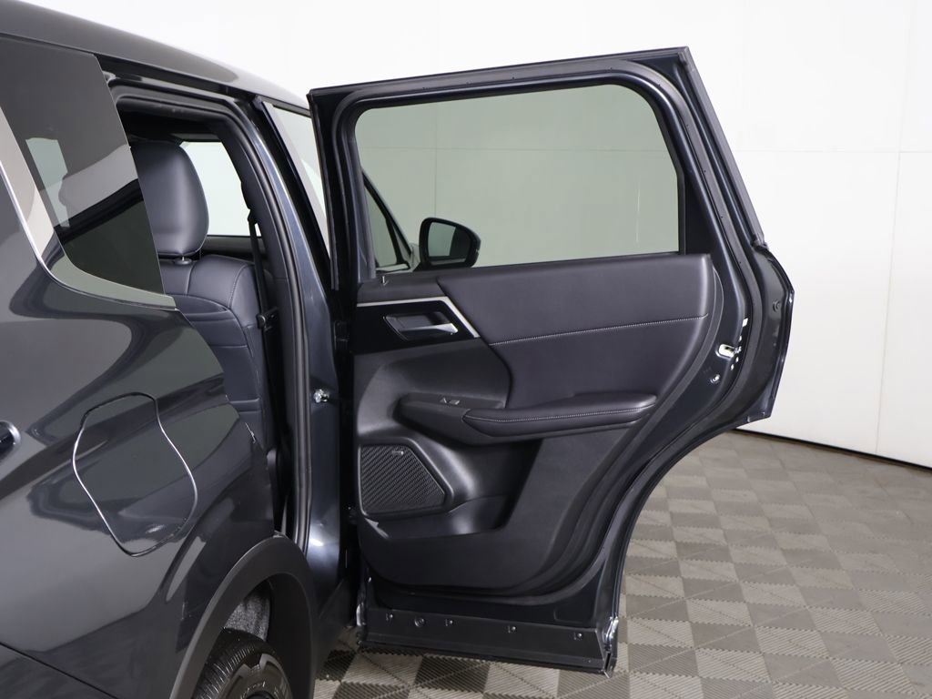 New 2026 Mitsubishi Outlander LE AWD/4WD image 24