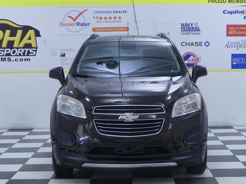 Used 2016 Chevrolet Trax LT w/ LT Sun and Sound Package AWD/4WD image 2