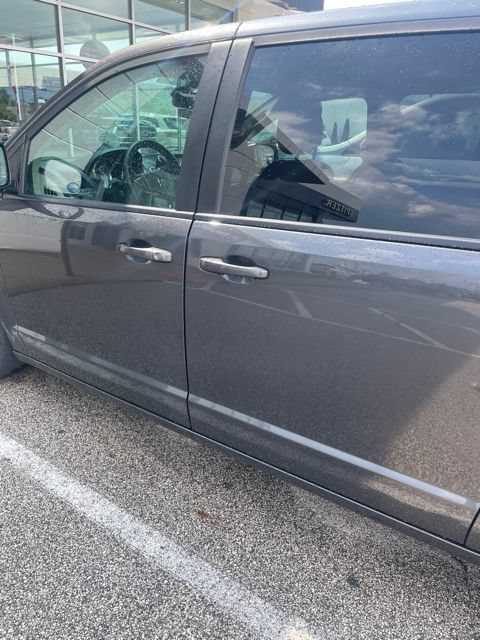 Used 2018 Dodge Grand Caravan SE FWD image 17
