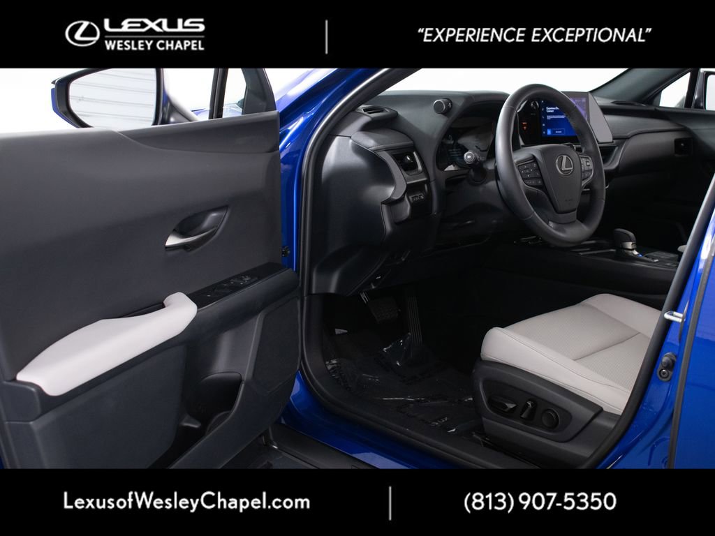 Used 2025 Lexus UX 300h FWD image 19