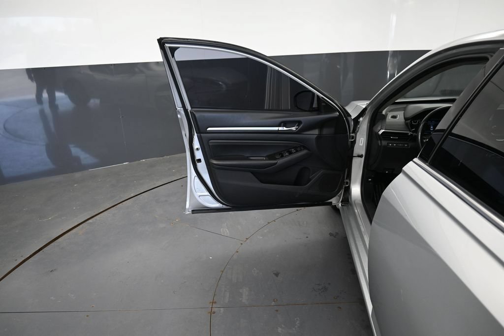 Used 2020 Nissan Altima 2.5 SV FWD image 22