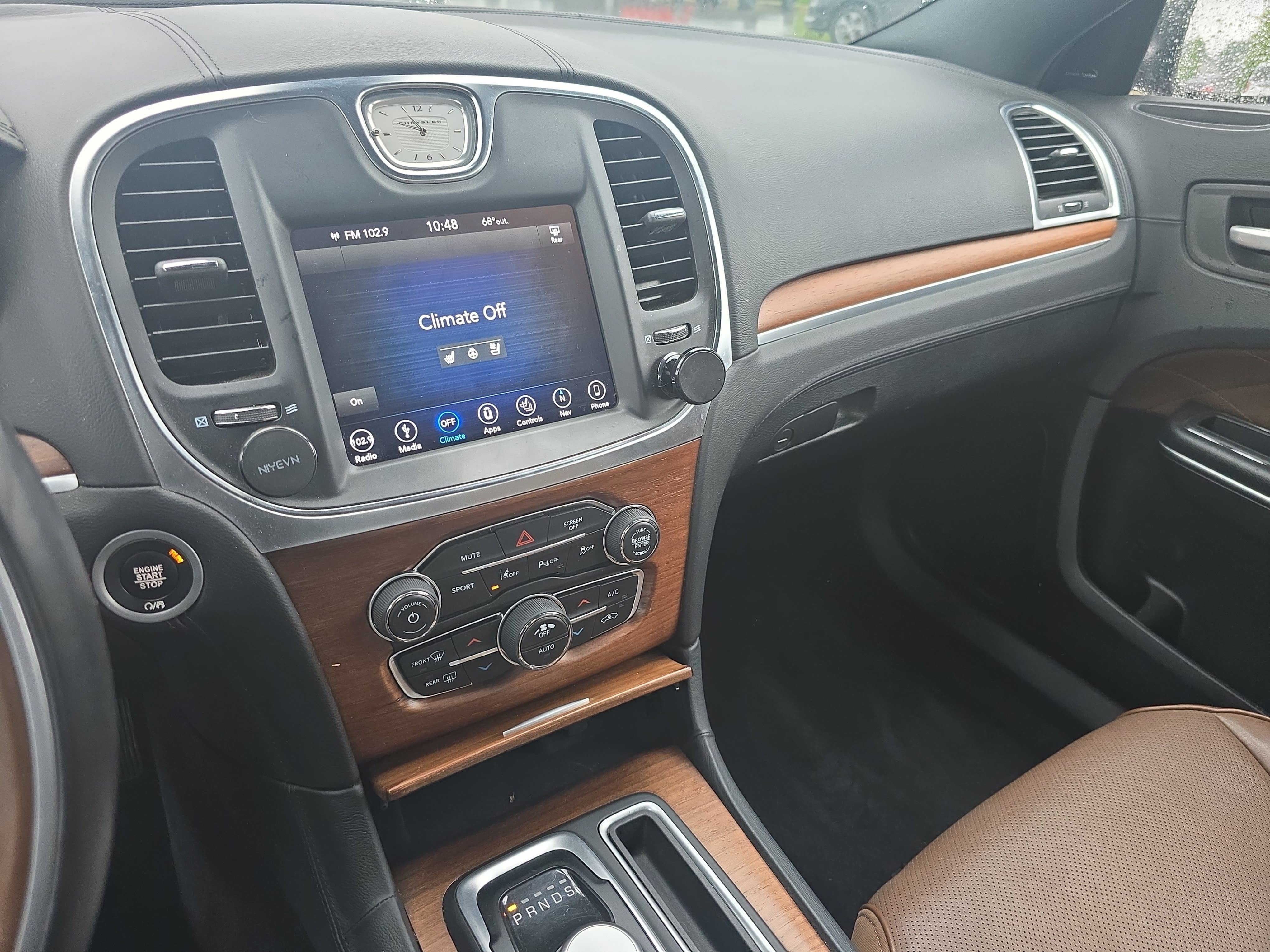 Used 2018 Chrysler 300 C w/ Safetytec Plus Group RWD image 19