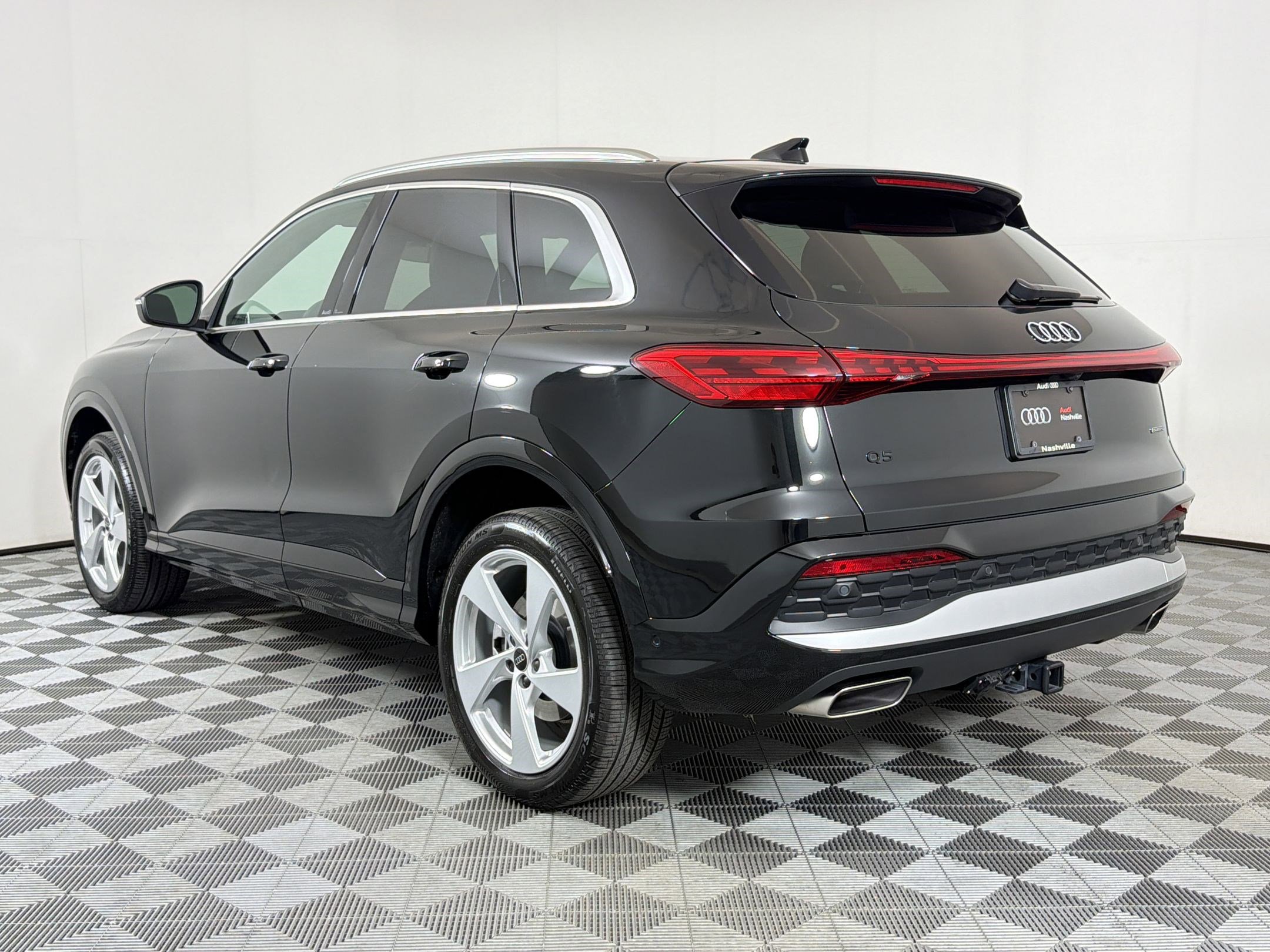 Used 2025 Audi Q5 Premium Plus w/ Premium Plus image 3