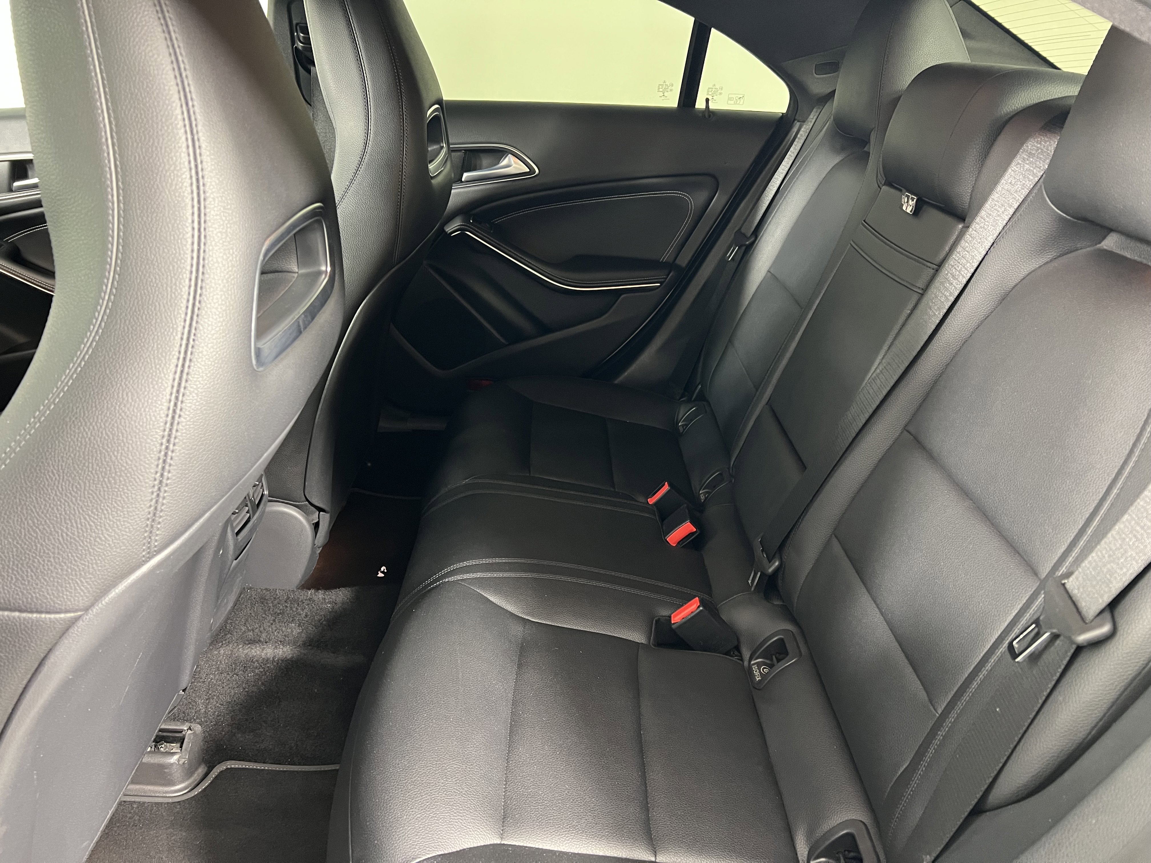 Used 2015 Mercedes-Benz CLA 250 4MATIC image 19