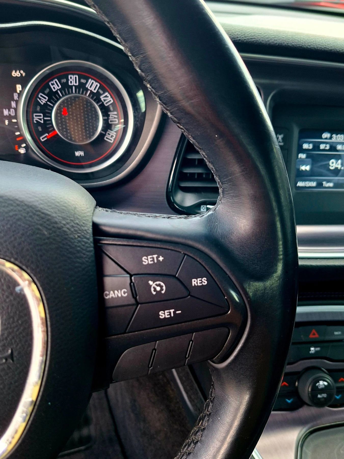 Used 2015 Dodge Challenger SXT image 15