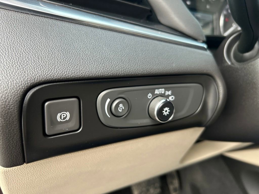 Used 2018 Buick Enclave Essence image 23