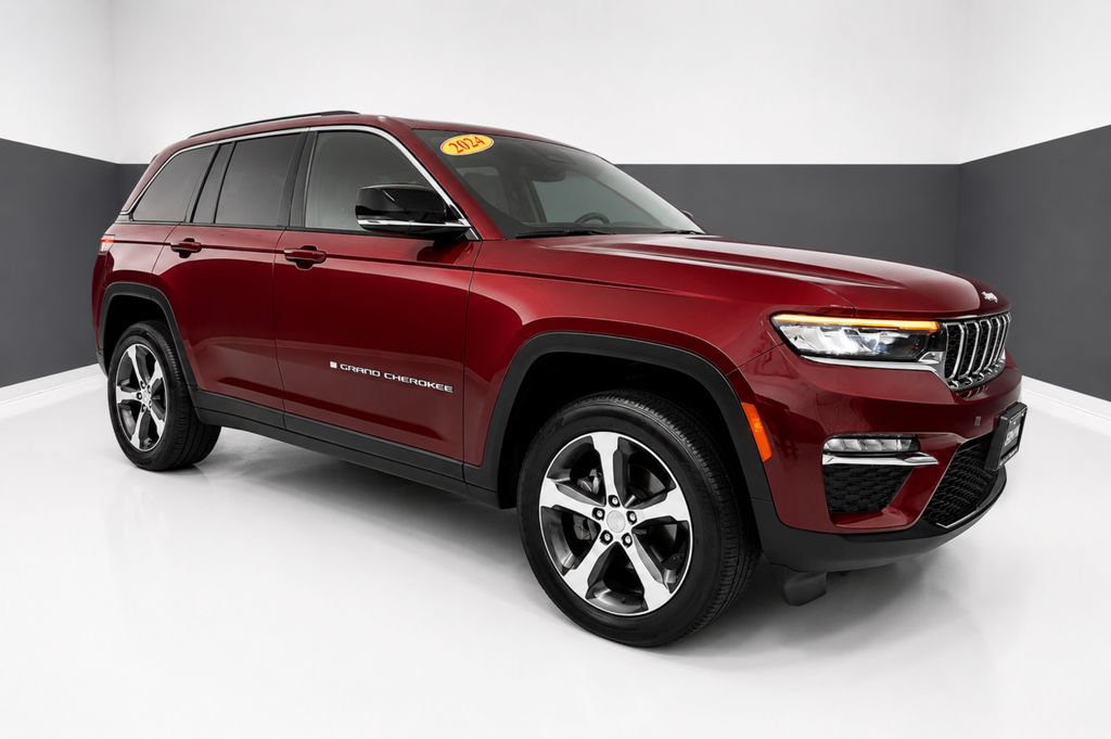 Used 2024 Jeep Grand Cherokee Limited RWD image 7
