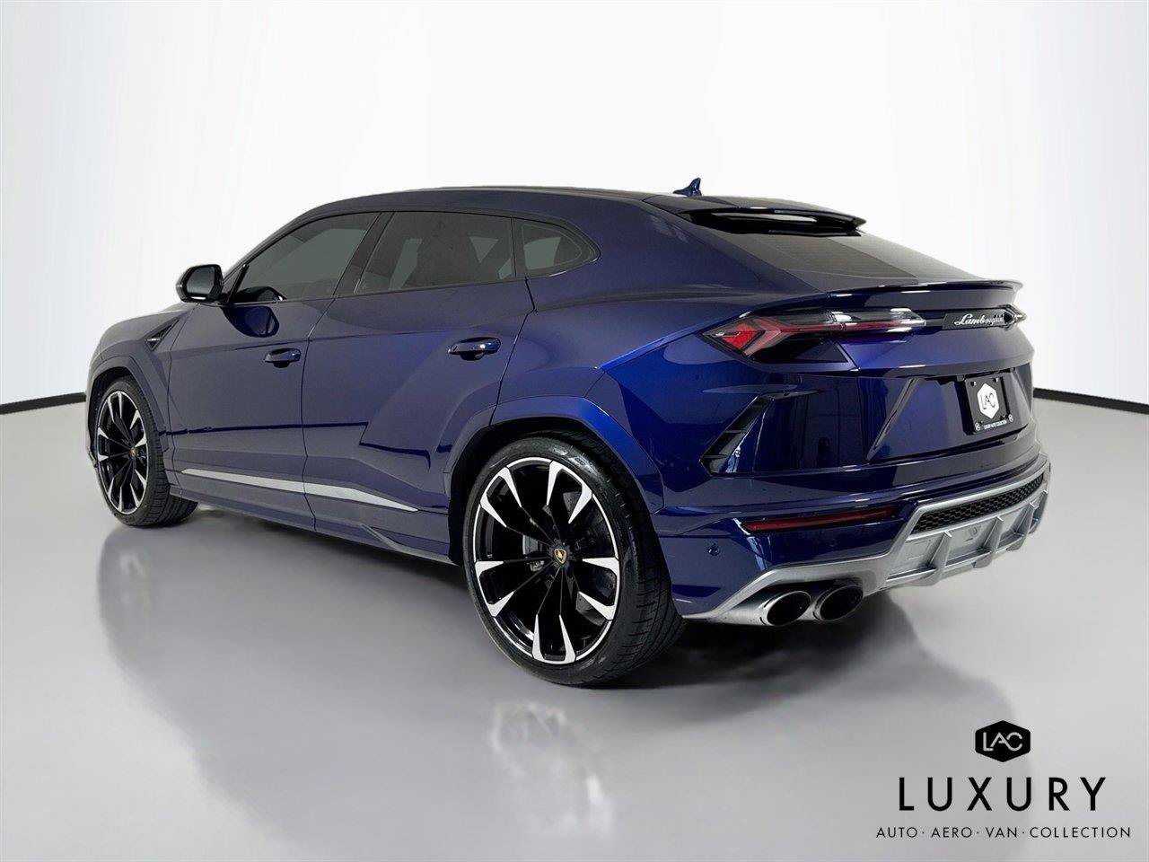 Used 2020 Lamborghini Urus AWD/4WD image 7