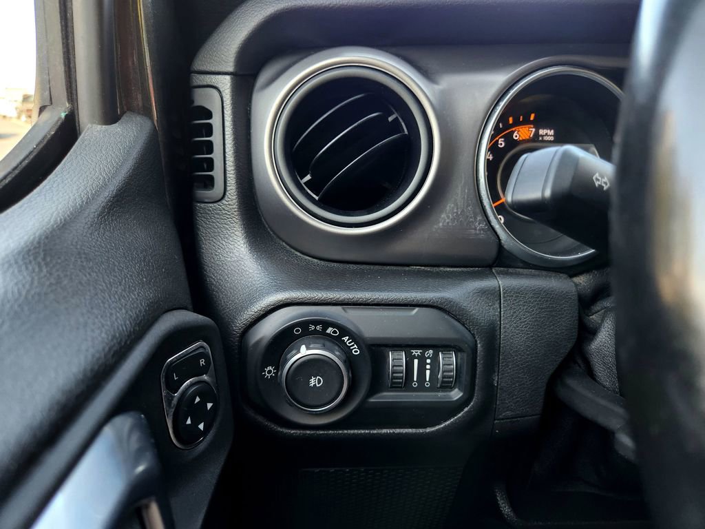 Used 2021 Jeep Wrangler Unlimited Sport image 13