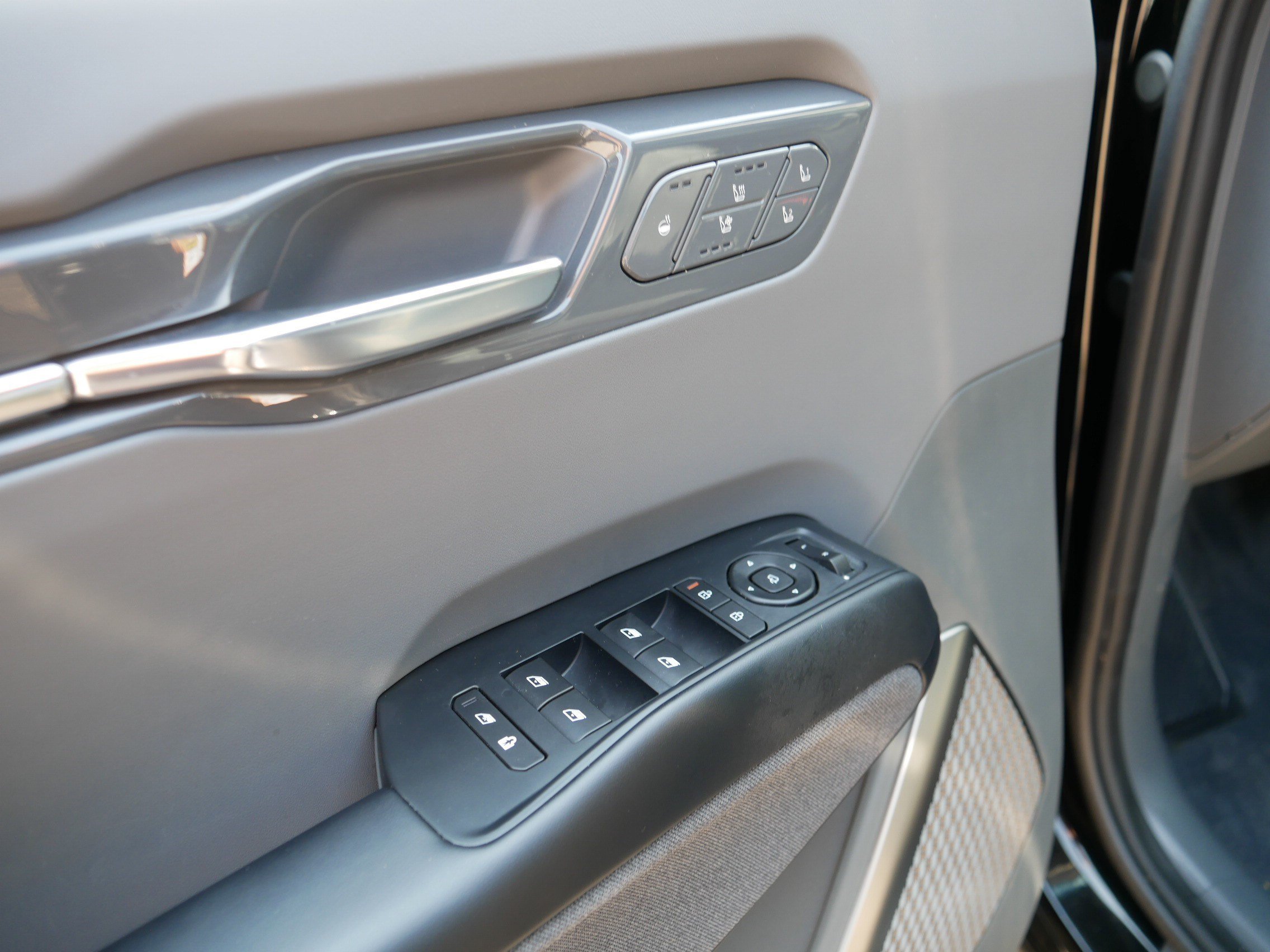 Used 2024 Kia EV9 Land AWD/4WD image 19