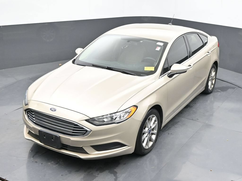 Used 2017 Ford Fusion SE FWD image 18