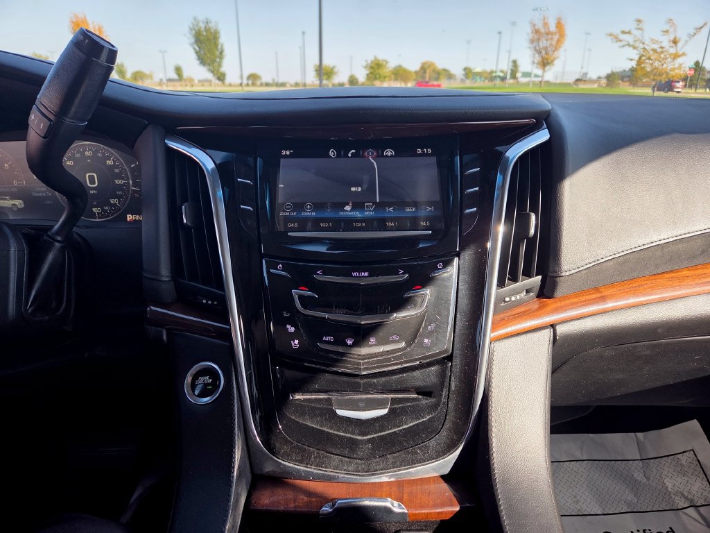 Used 2015 Cadillac Escalade ESV Luxury AWD/4WD image 21