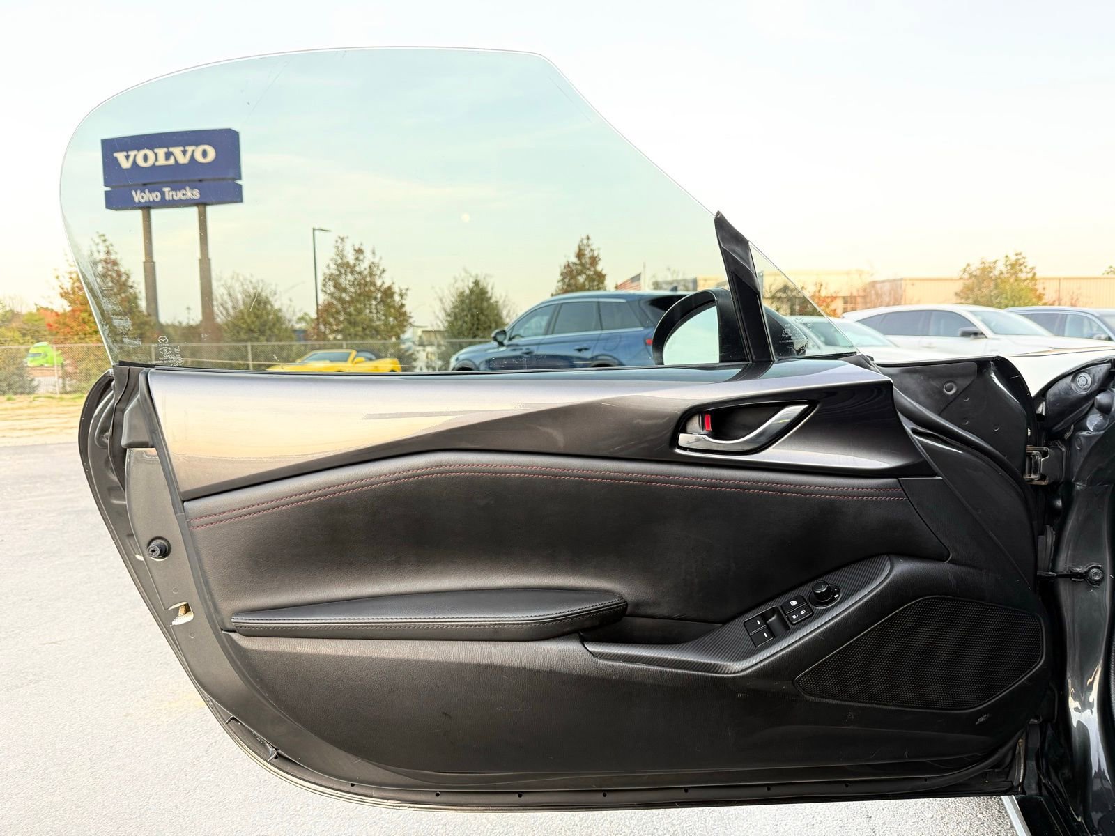 Used 2018 MAZDA MX-5 Miata Club image 26