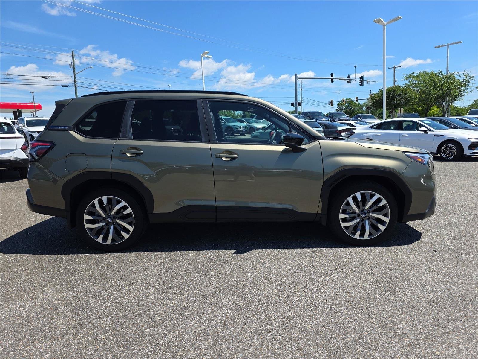 Used 2025 Subaru Forester Touring AWD/4WD image 9