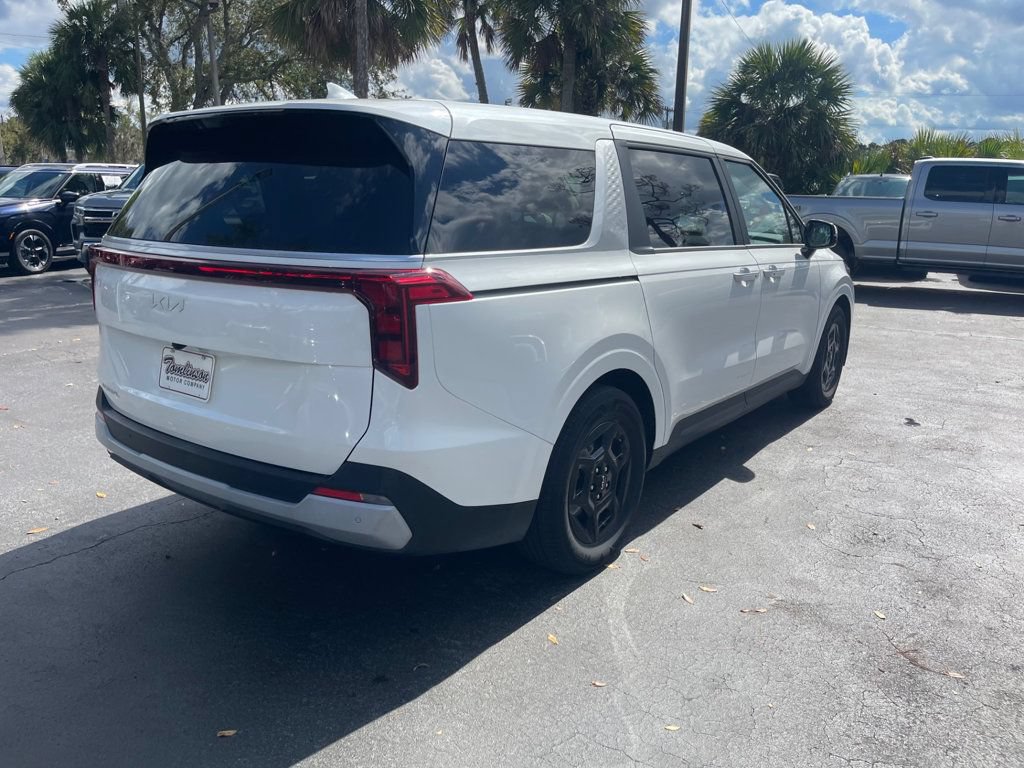 Used 2026 Kia Carnival FWD image 6