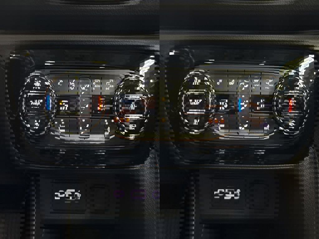 Used 2023 Buick Encore GX Essence w/ Experience Buick Package AWD/4WD image 34