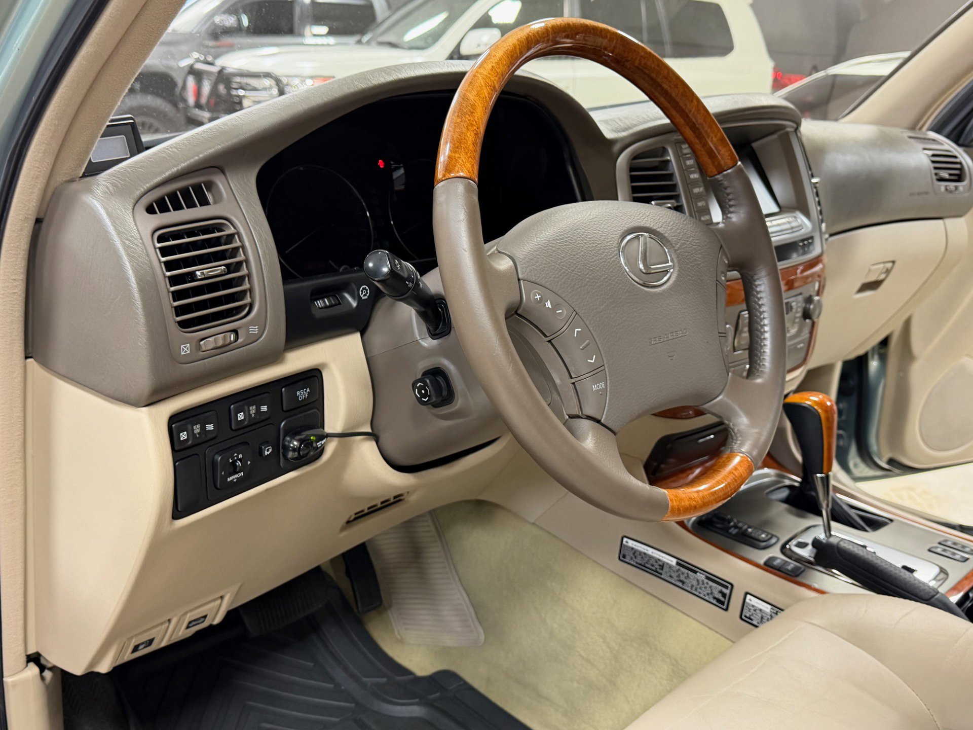 Used 2003 Lexus LX 470 4WD image 22