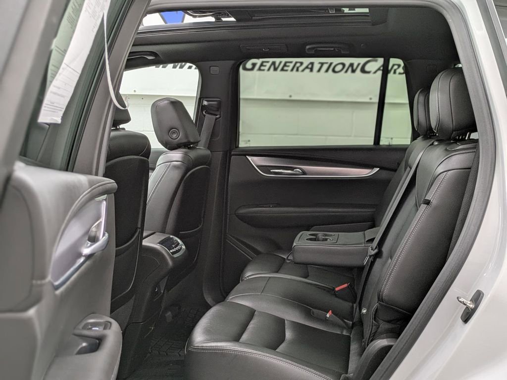 Used 2023 Cadillac XT6 Luxury image 9
