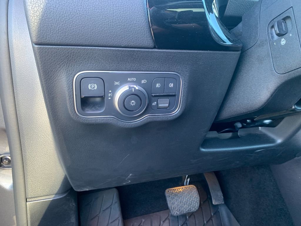 Used 2023 Mercedes-Benz GLA 250 4MATIC image 30