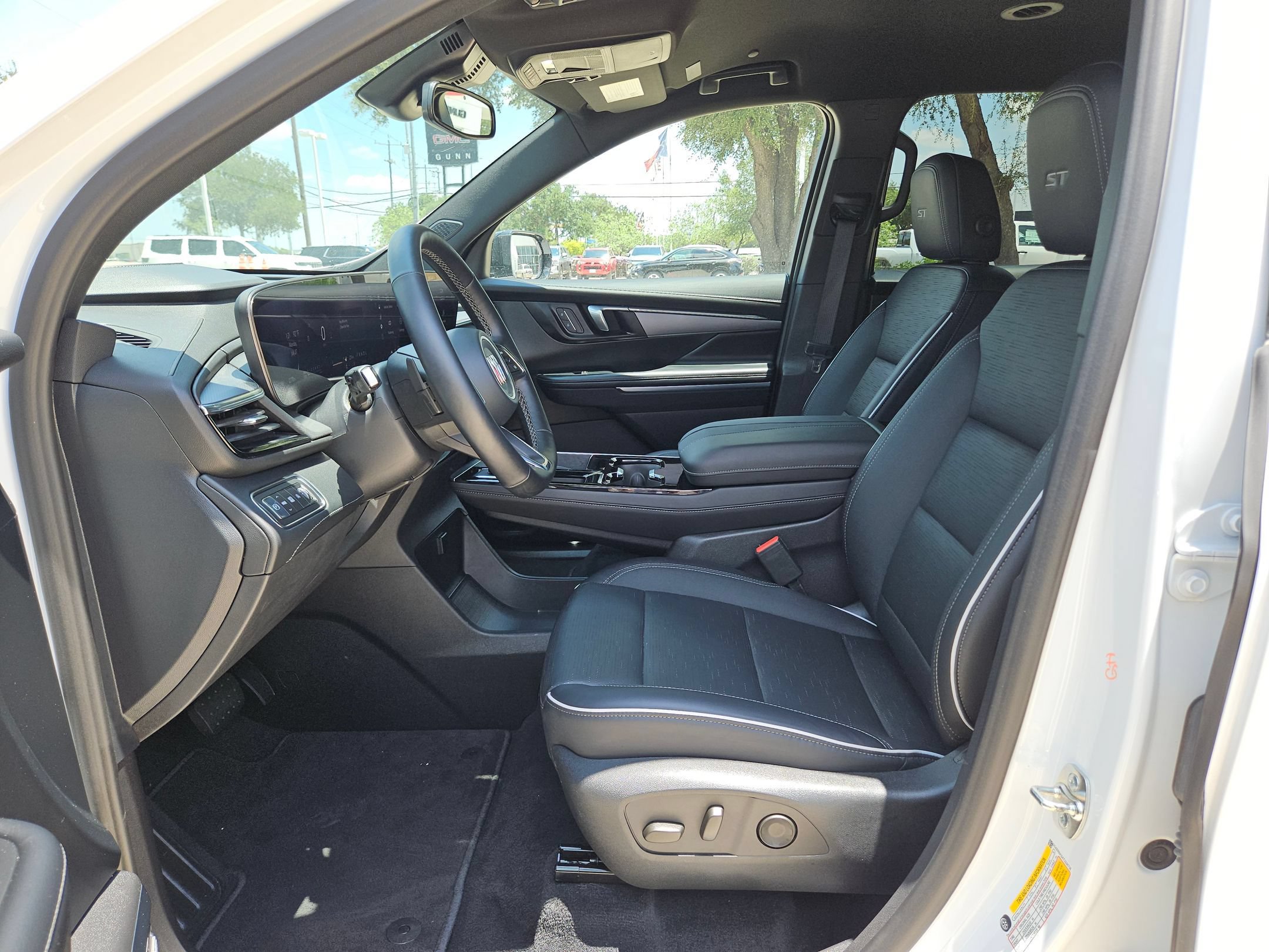 Certified 2026 Buick Enclave Sport Touring FWD image 9