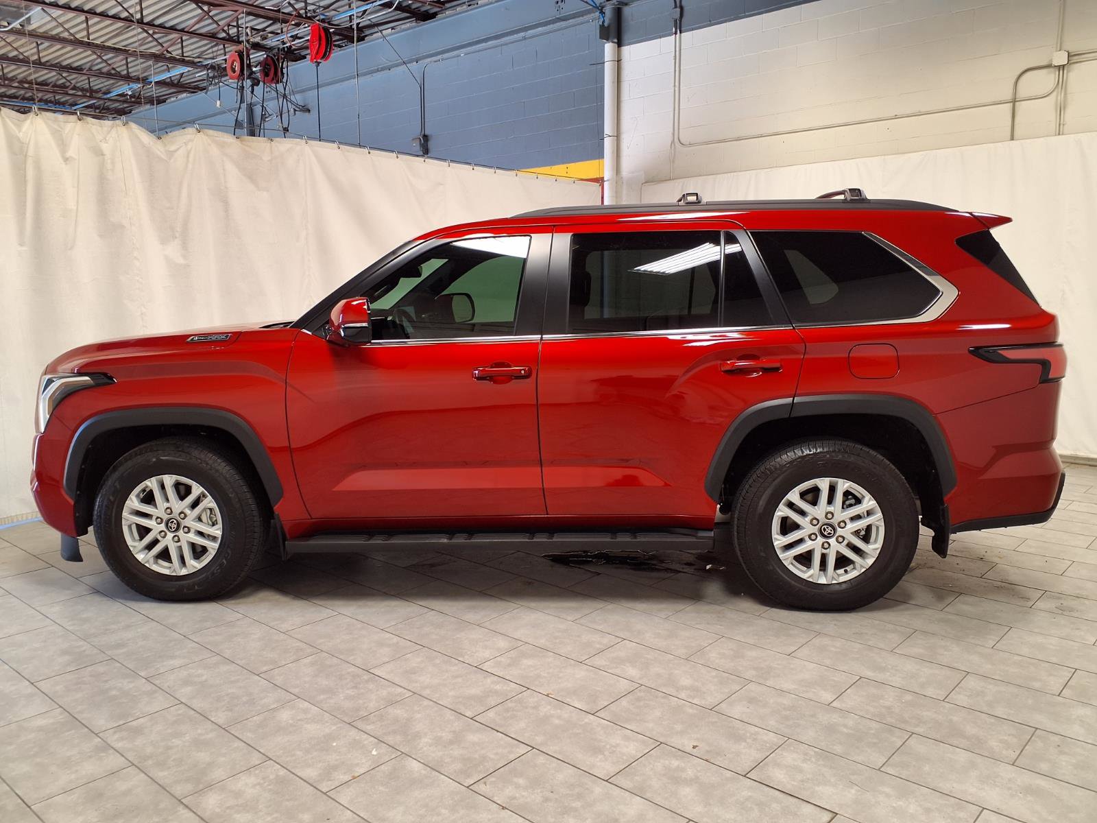 Used 2025 Toyota Sequoia SR5 w/ SR5 Premium Package AWD/4WD image 6