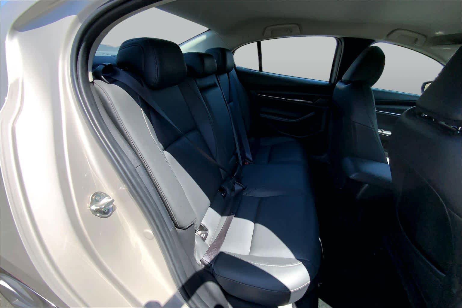 Used 2023 MAZDA MAZDA3 s FWD image 19