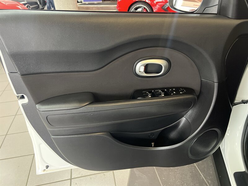 Used 2019 Kia Soul FWD image 13