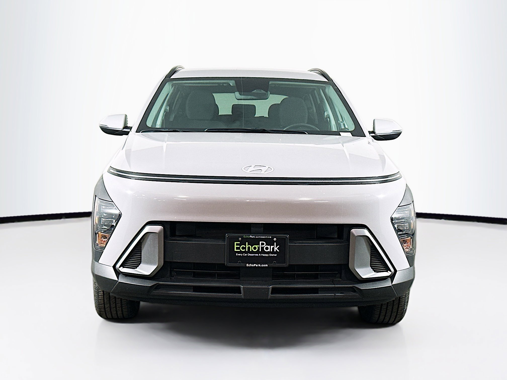 Used 2025 Hyundai Kona SEL image 2
