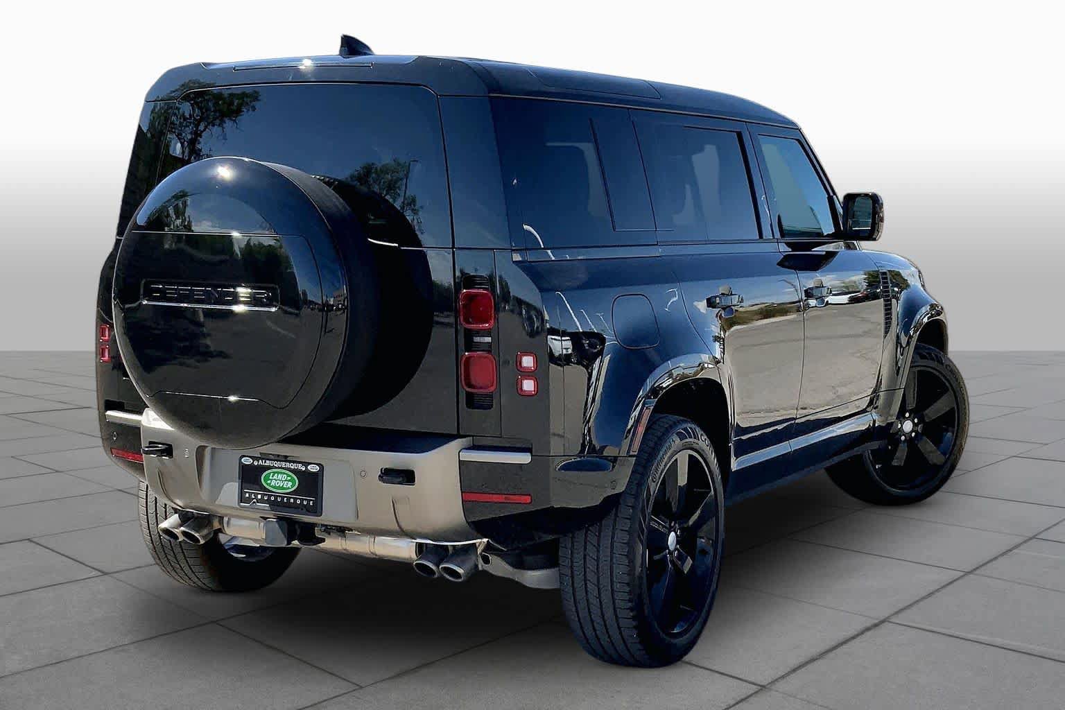 Certified 2025 Land Rover Defender 110 X-Dynamic SE image 11