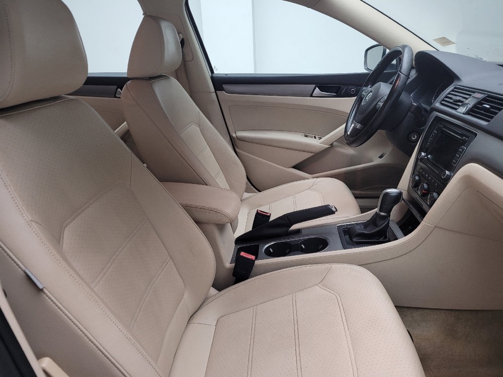 Used 2015 Volkswagen Passat 1.8T SE FWD image 21