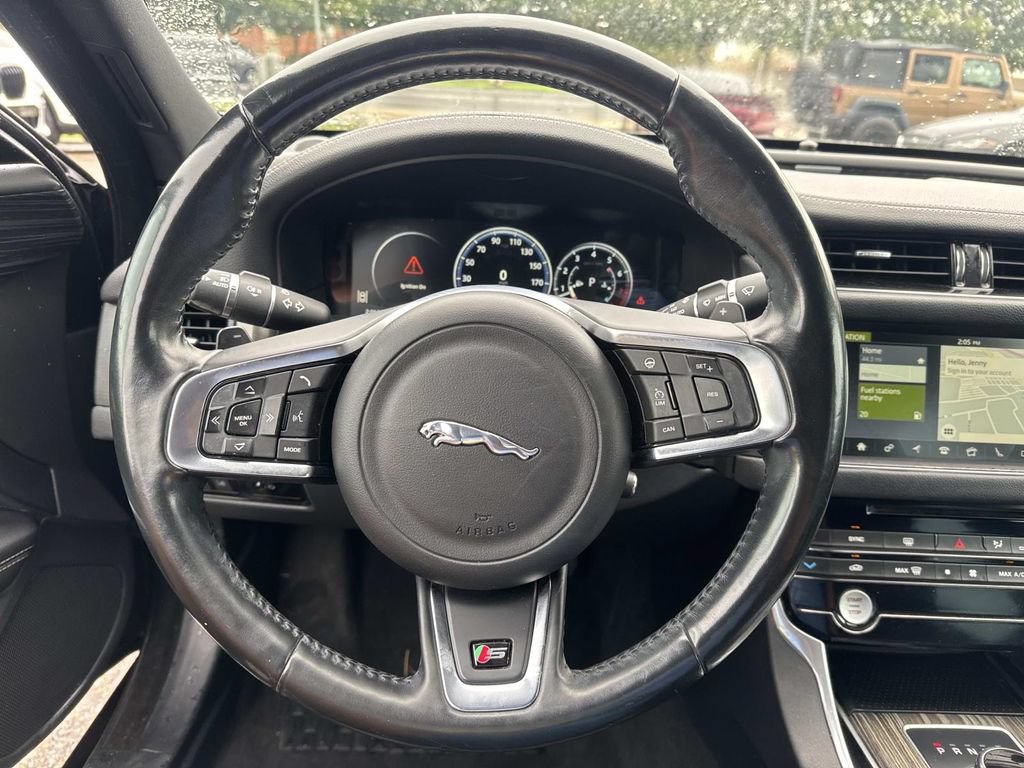 Used 2017 Jaguar XF S RWD image 24