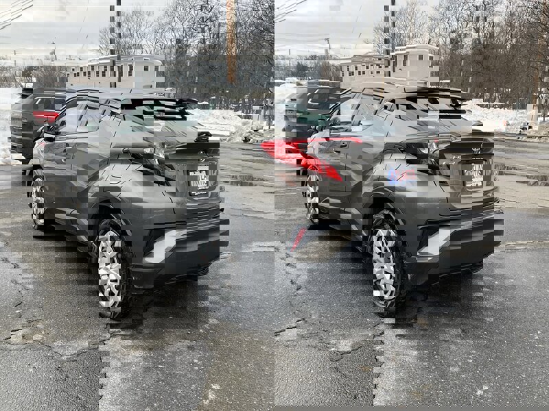 Used 2021 Toyota C-HR LE image 7