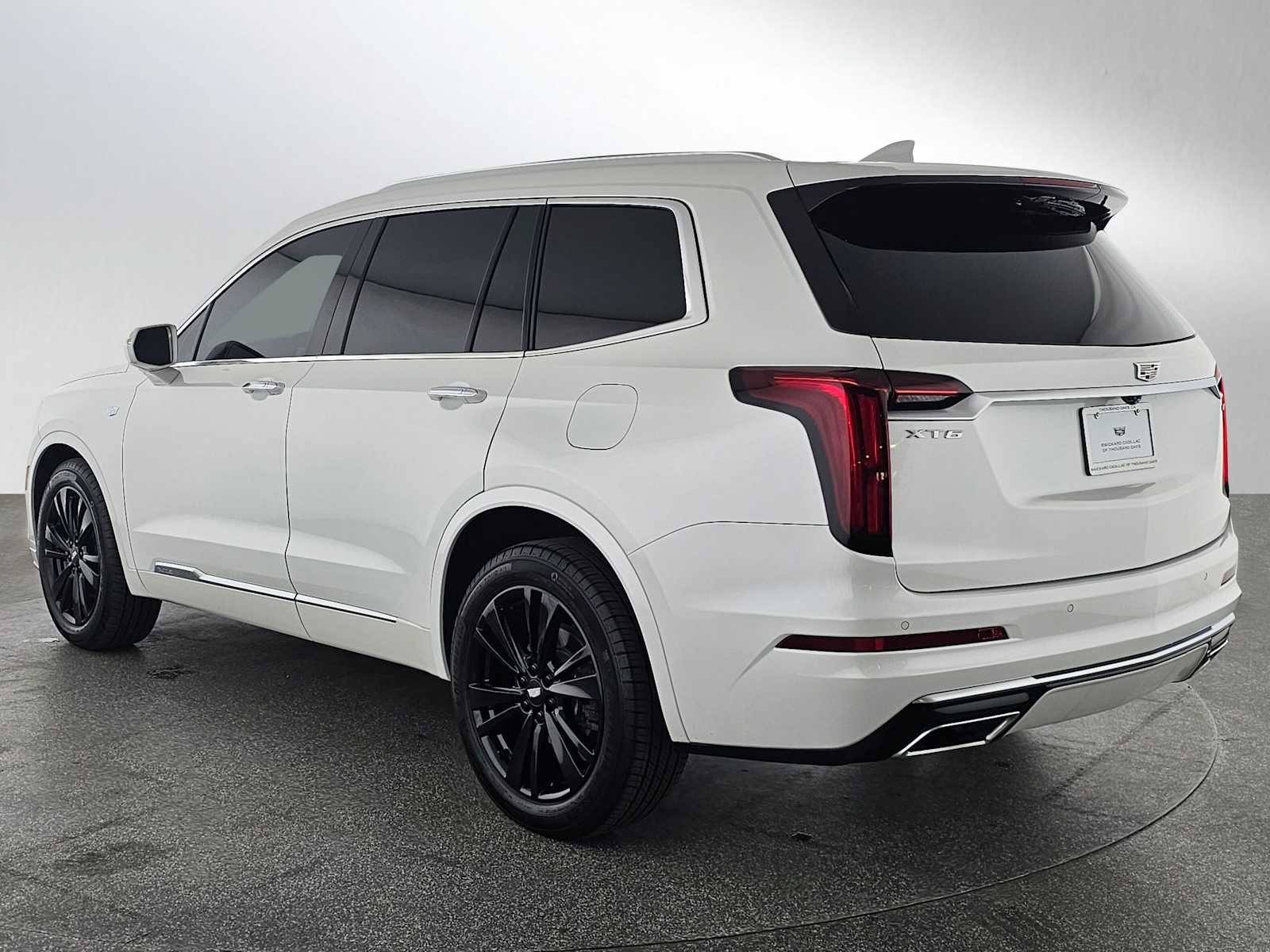 Used 2020 Cadillac XT6 Premium Luxury FWD image 5