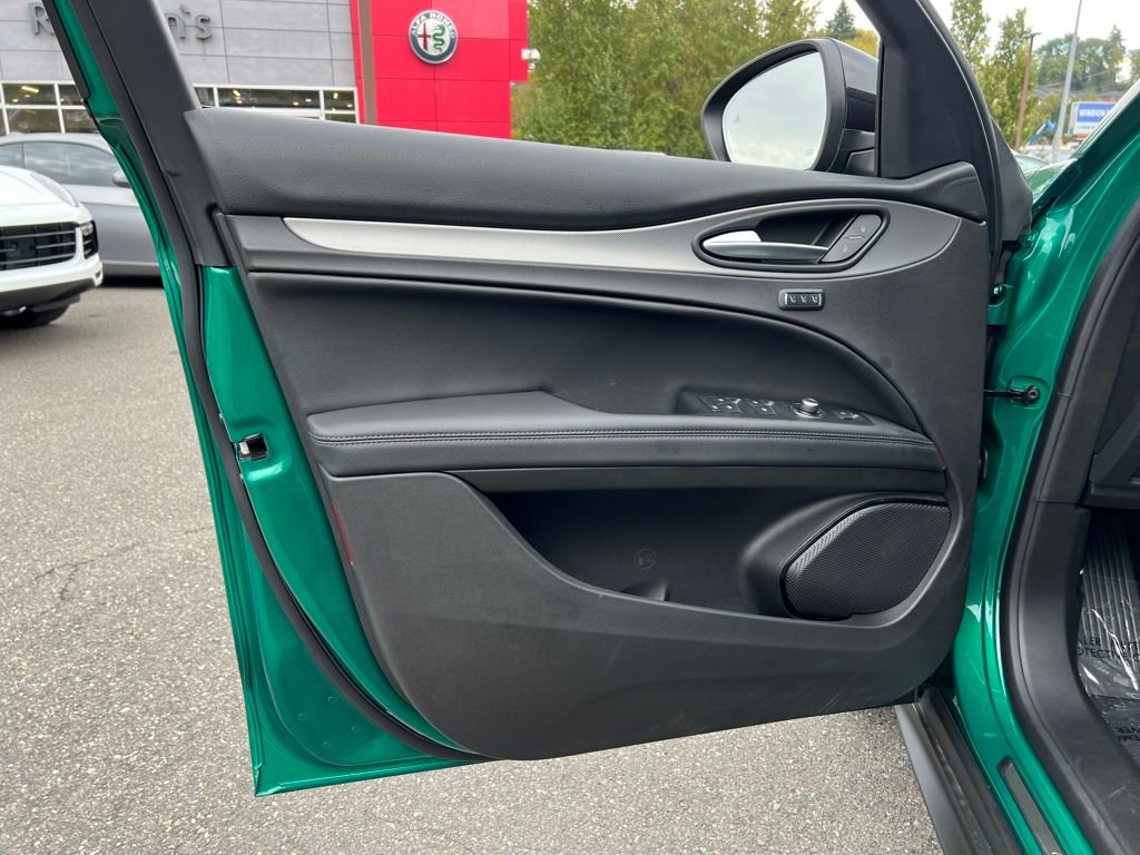 New 2025 Alfa Romeo Stelvio Sprint w/ Convenience Package image 18