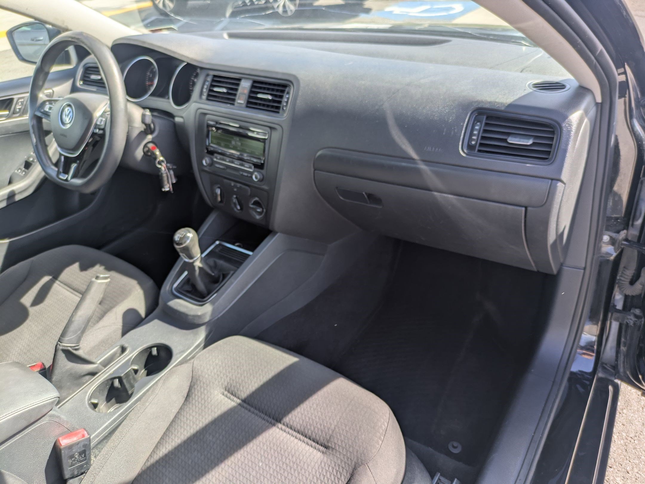 Used 2015 Volkswagen Jetta S image 29